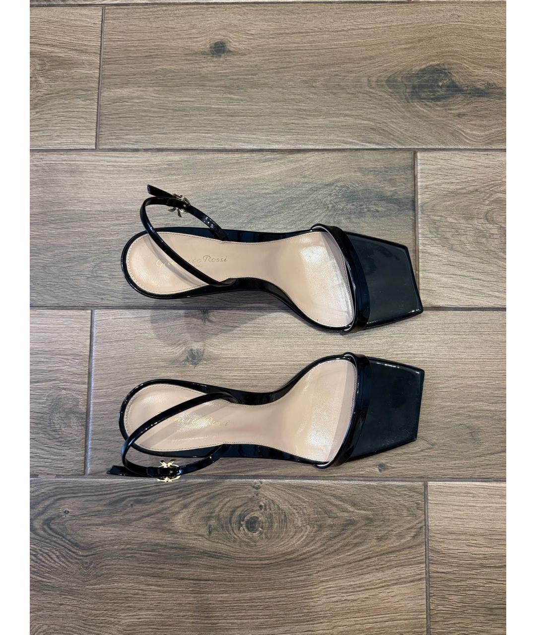 GIANVITO ROSSI Черные босоножки из лакированной кожи, фото 2