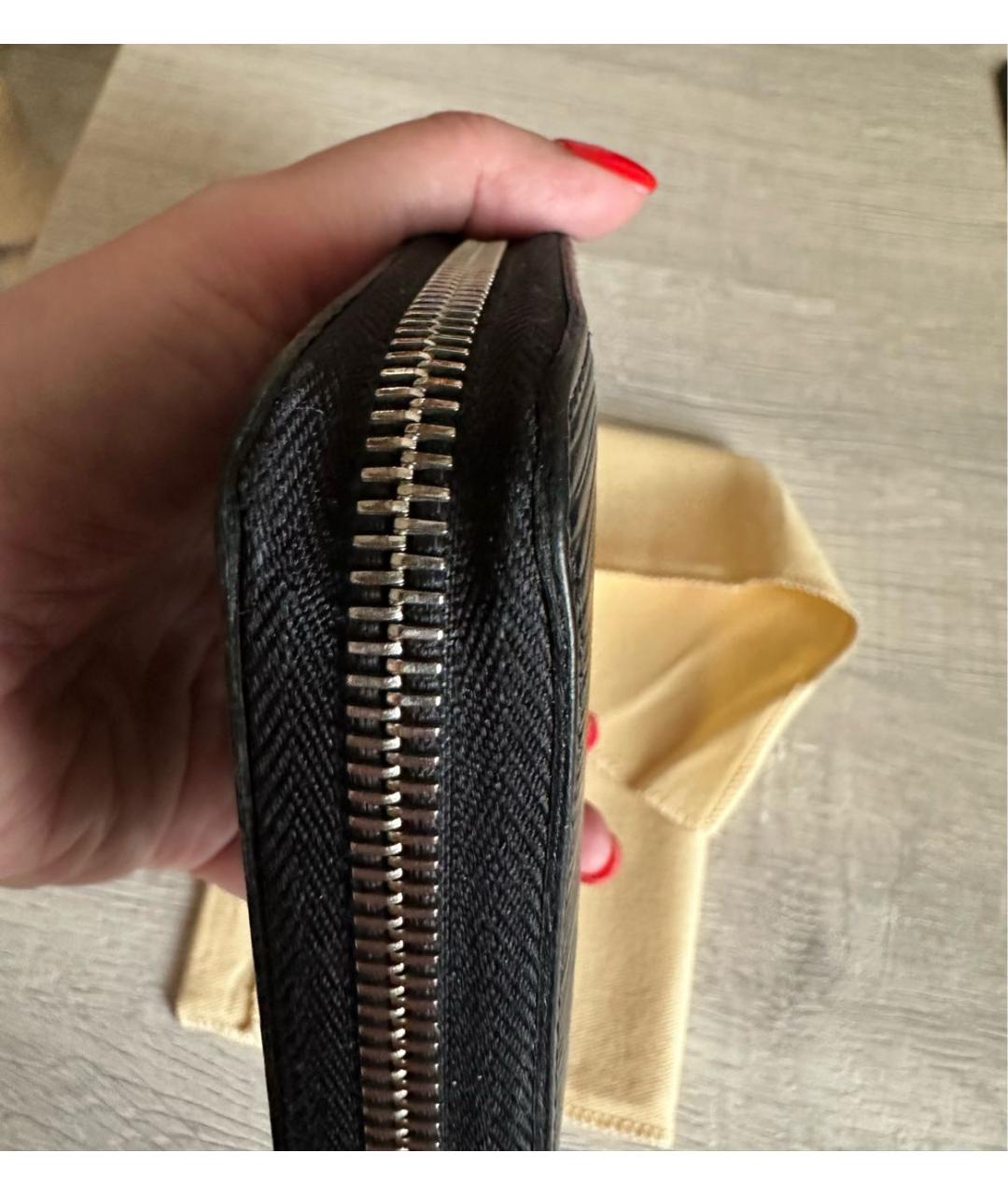 LOUIS VUITTON Черный кожаный кошелек, фото 7