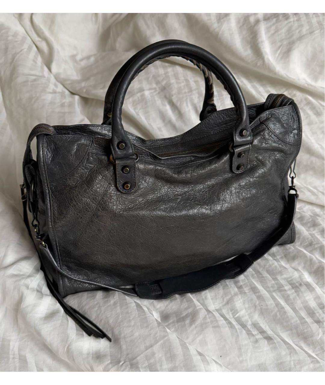 BALENCIAGA Серая кожаная сумка с короткими ручками, фото 2