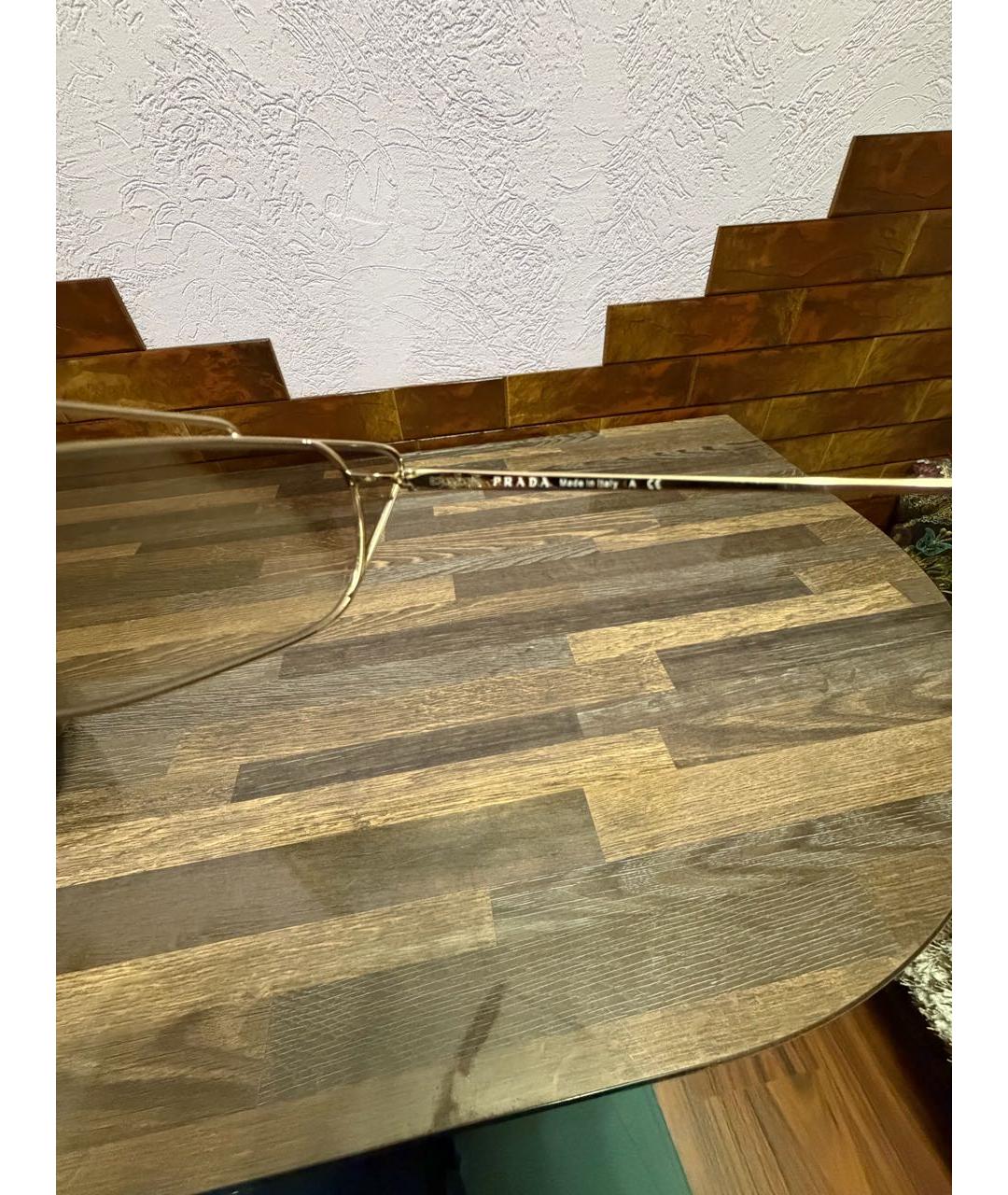 PRADA Золотые металлические солнцезащитные очки, фото 5