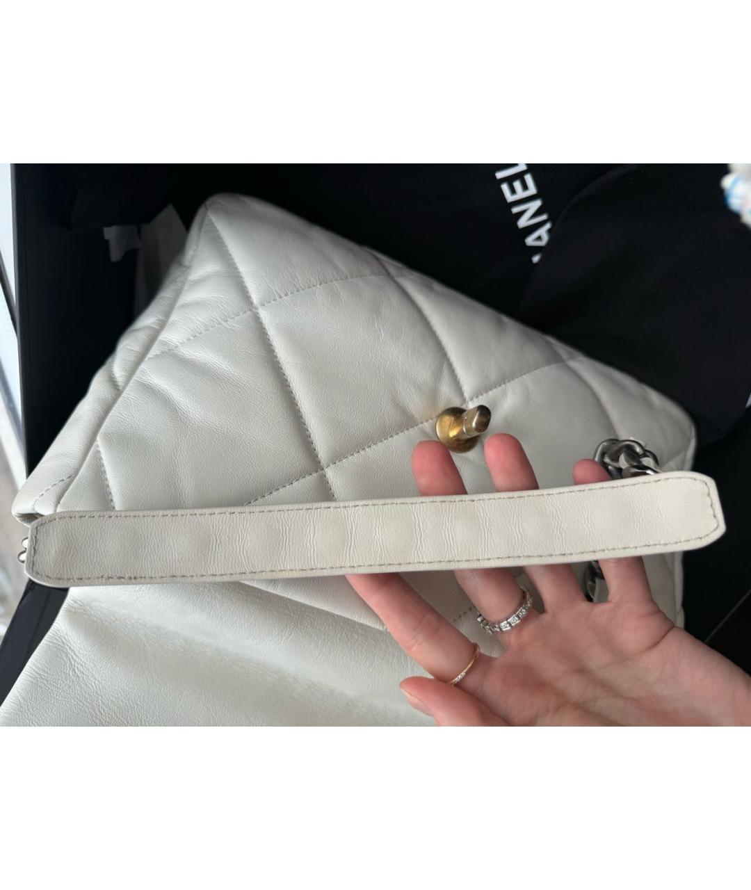 CHANEL Белая кожаная сумка через плечо, фото 4