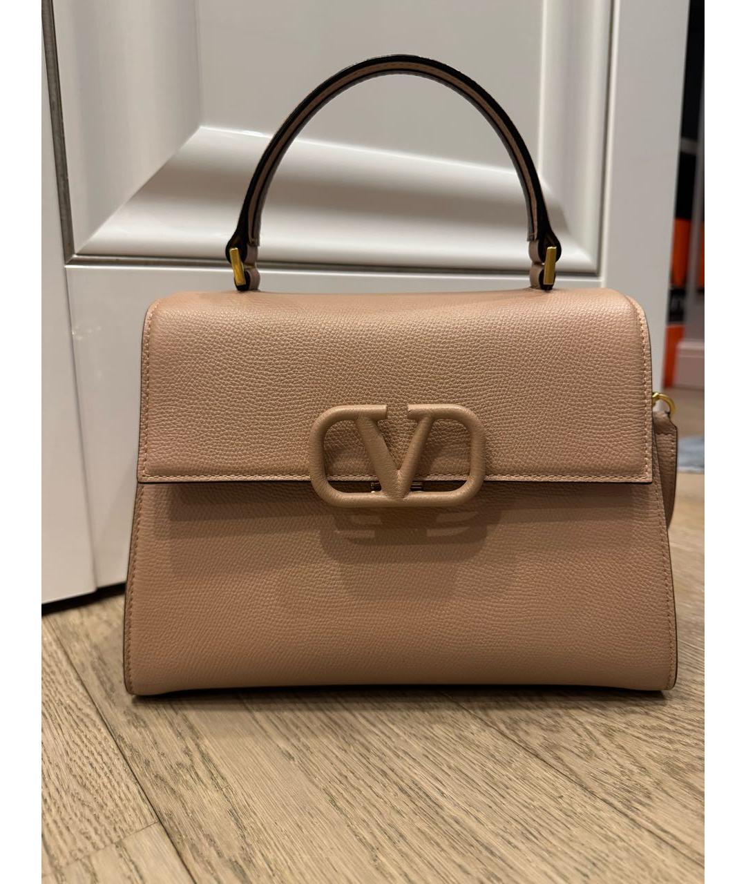 VALENTINO Бежевая кожаная сумка с короткими ручками, фото 9