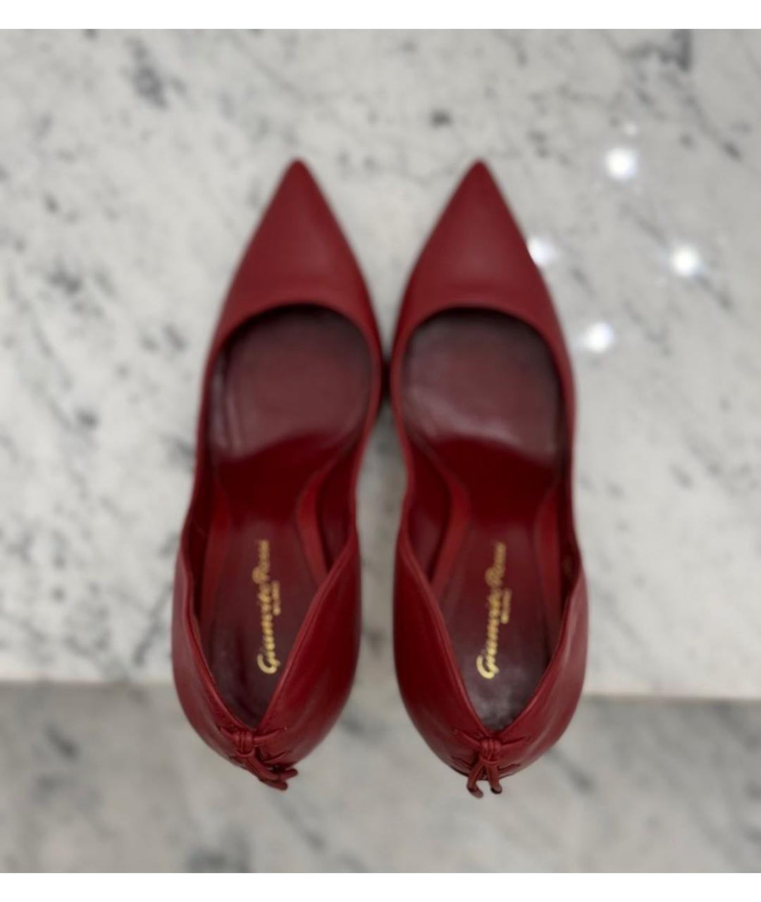 GIANVITO ROSSI Красные кожаные лодочки на низком каблуке, фото 3