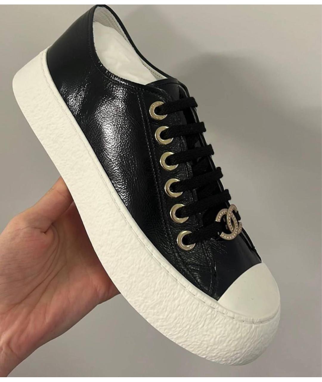 CHANEL Черные кеды из лакированной кожи, фото 3