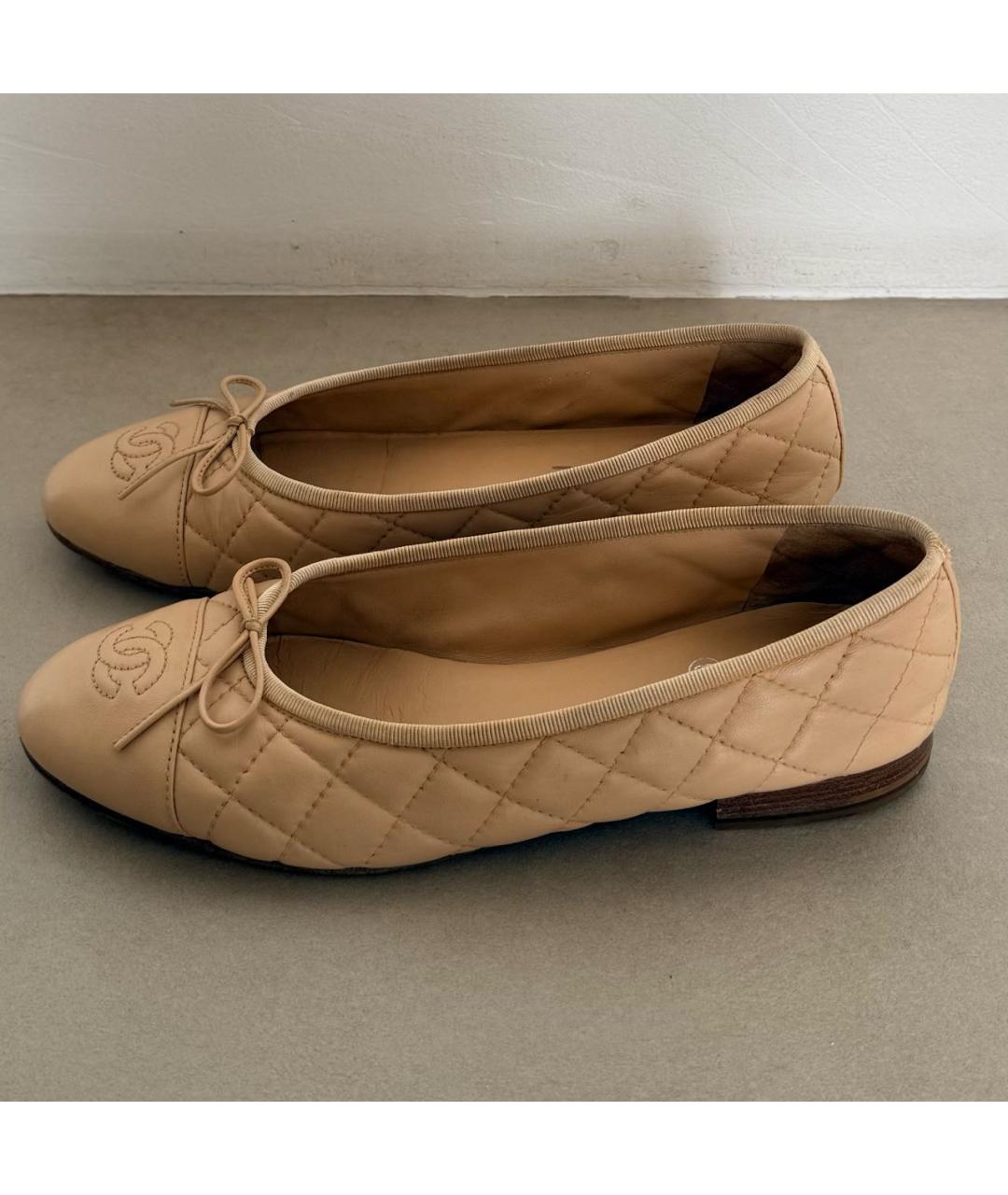 CHANEL Бежевые кожаные балетки, фото 3