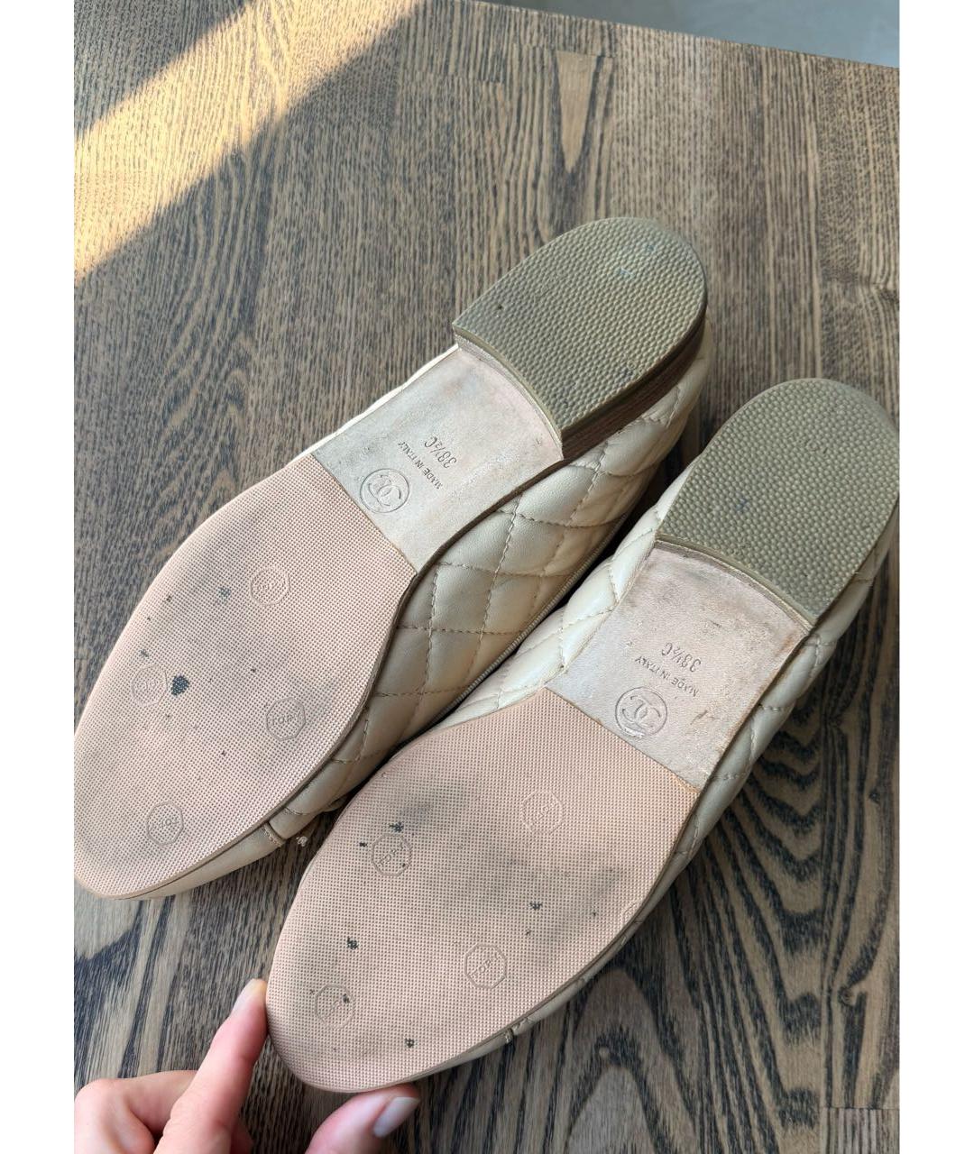 CHANEL Бежевые кожаные балетки, фото 6