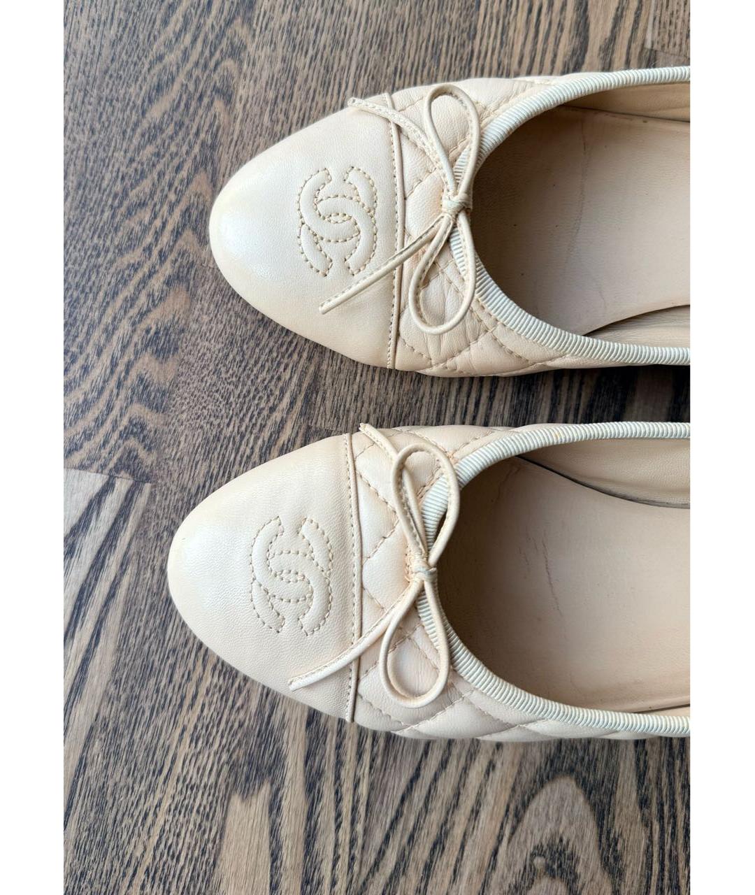 CHANEL Бежевые кожаные балетки, фото 7