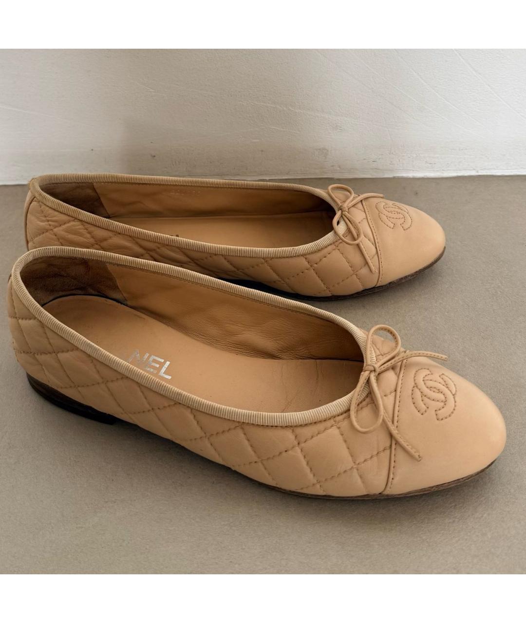 CHANEL Бежевые кожаные балетки, фото 9