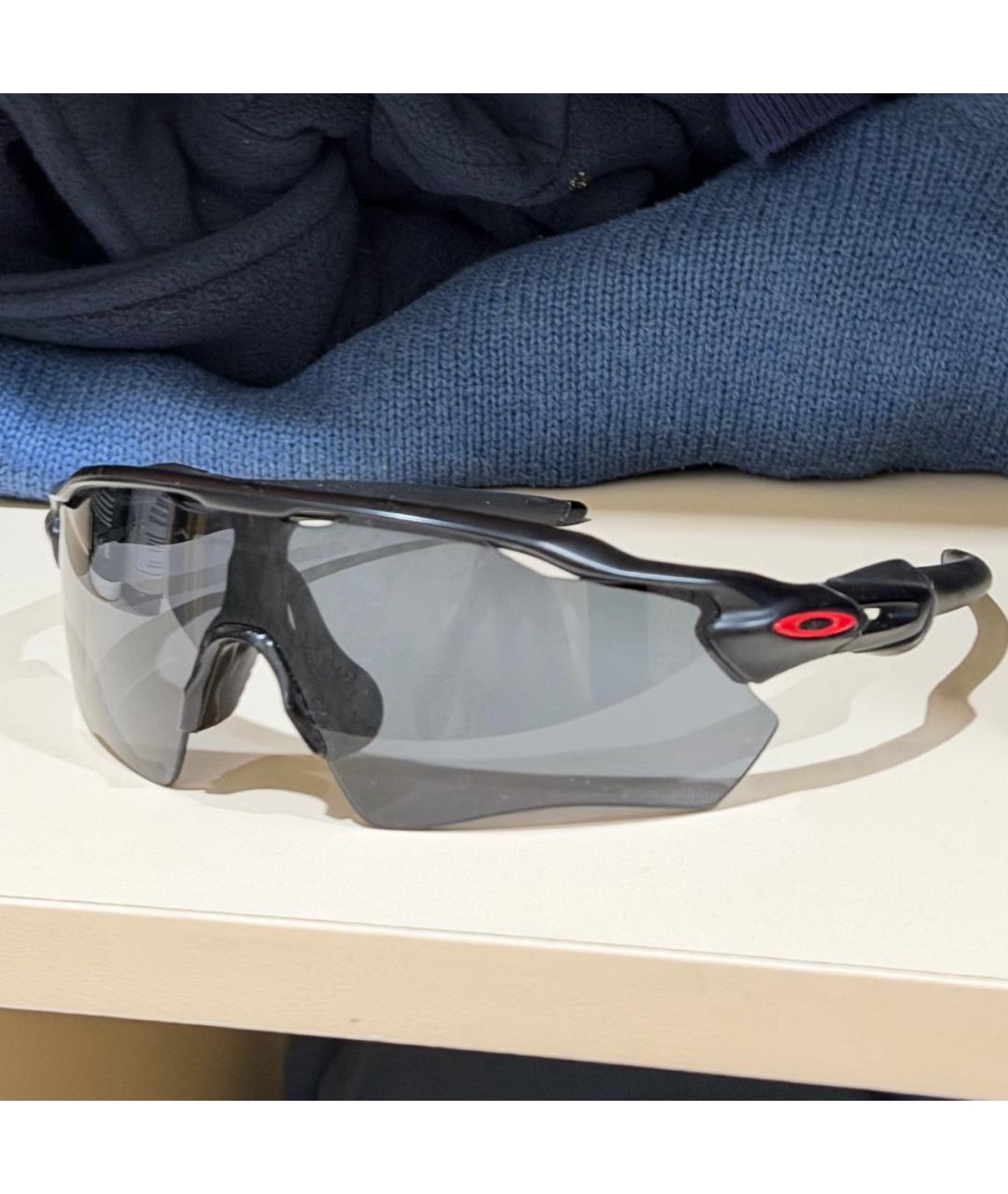 OAKLEY Черные пластиковые солнцезащитные очки, фото 2