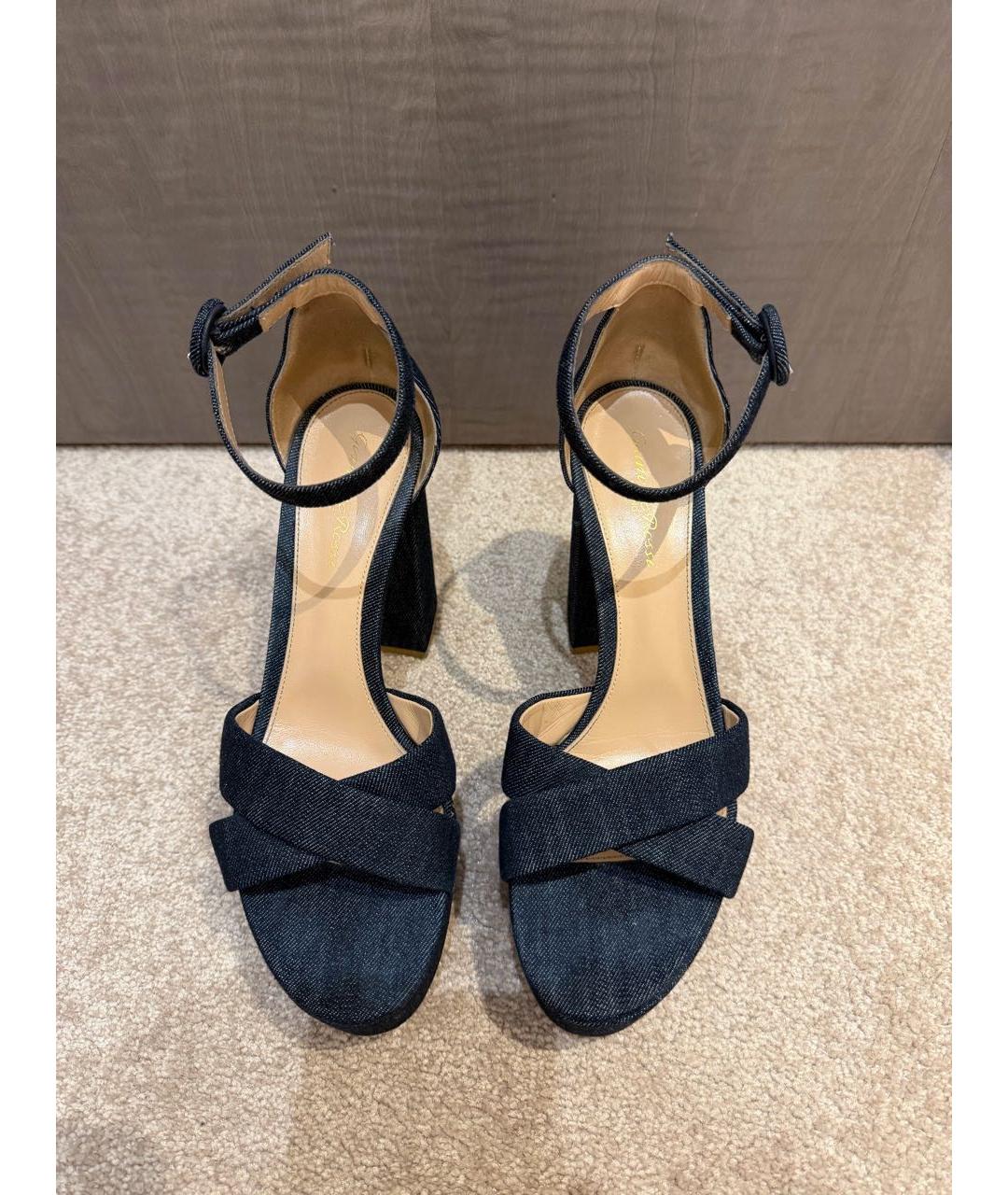 GIANVITO ROSSI Темно-синие текстильные босоножки, фото 2