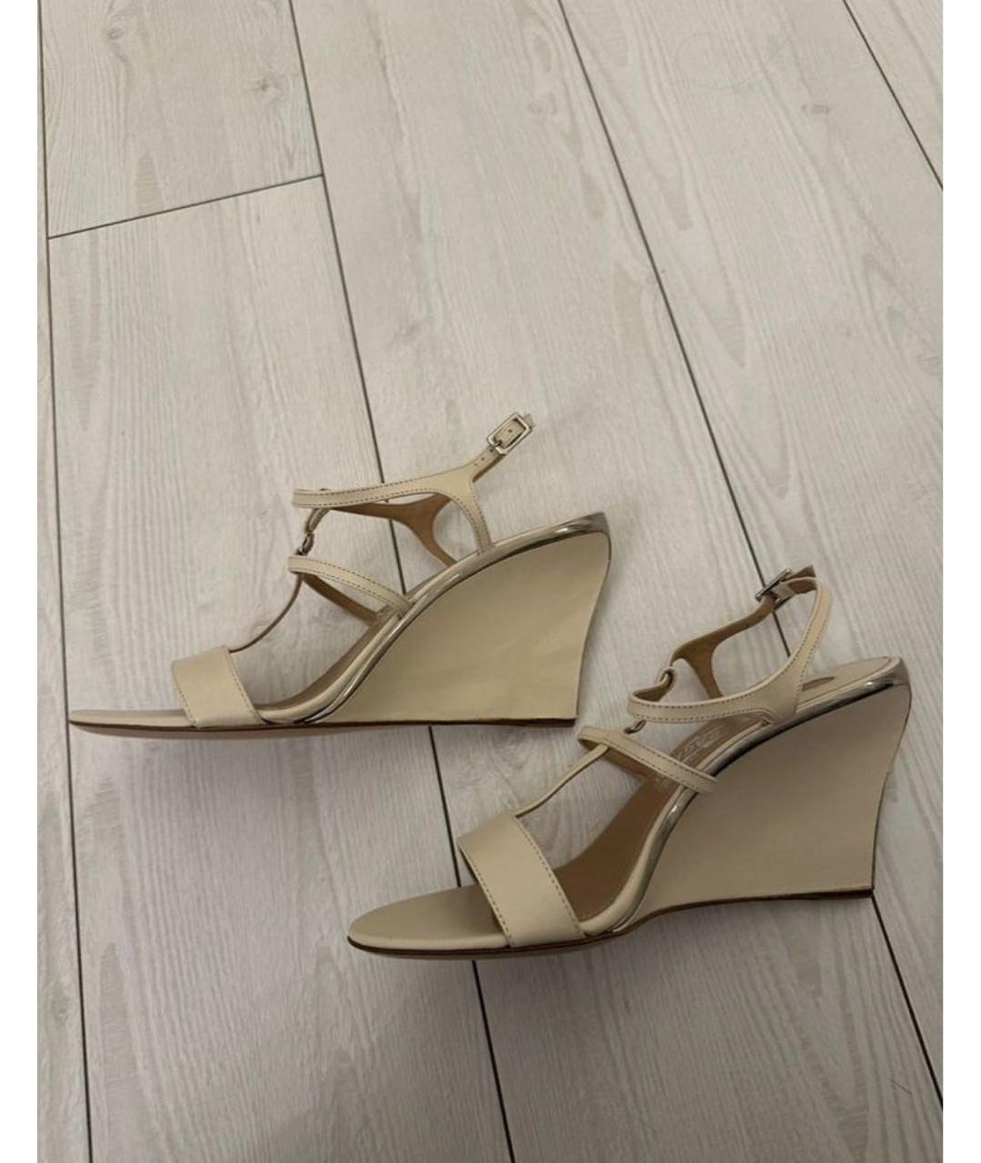 FERRAGAMO Бежевые кожаные босоножки, фото 4