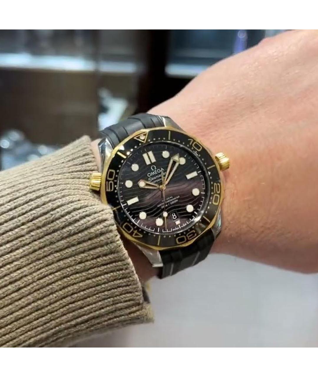 OMEGA Черные часы из желтого золота, фото 4