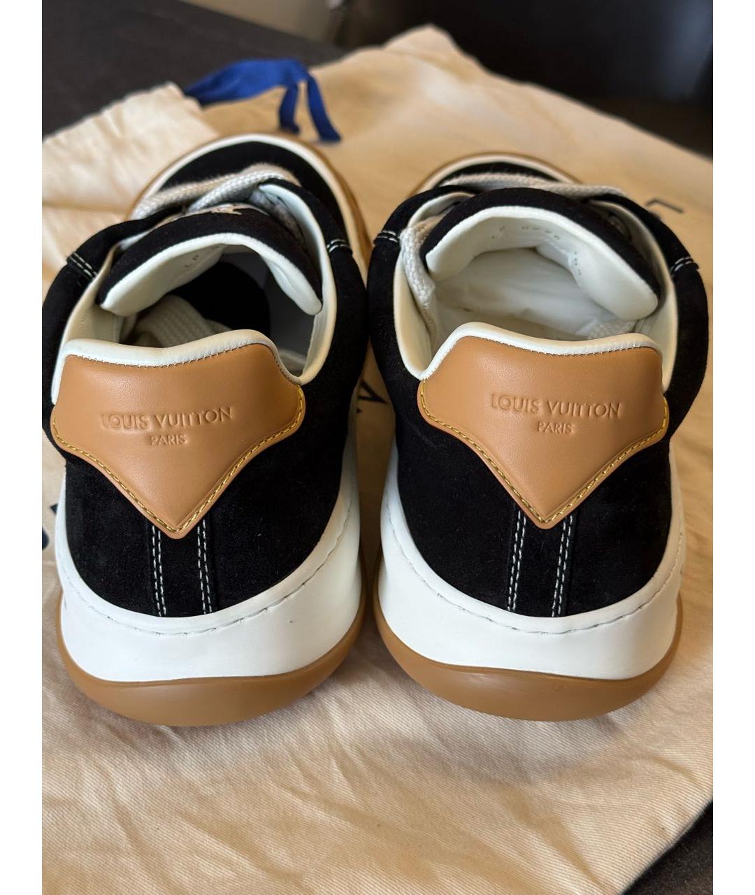 LOUIS VUITTON Черные замшевые низкие кроссовки / кеды, фото 8