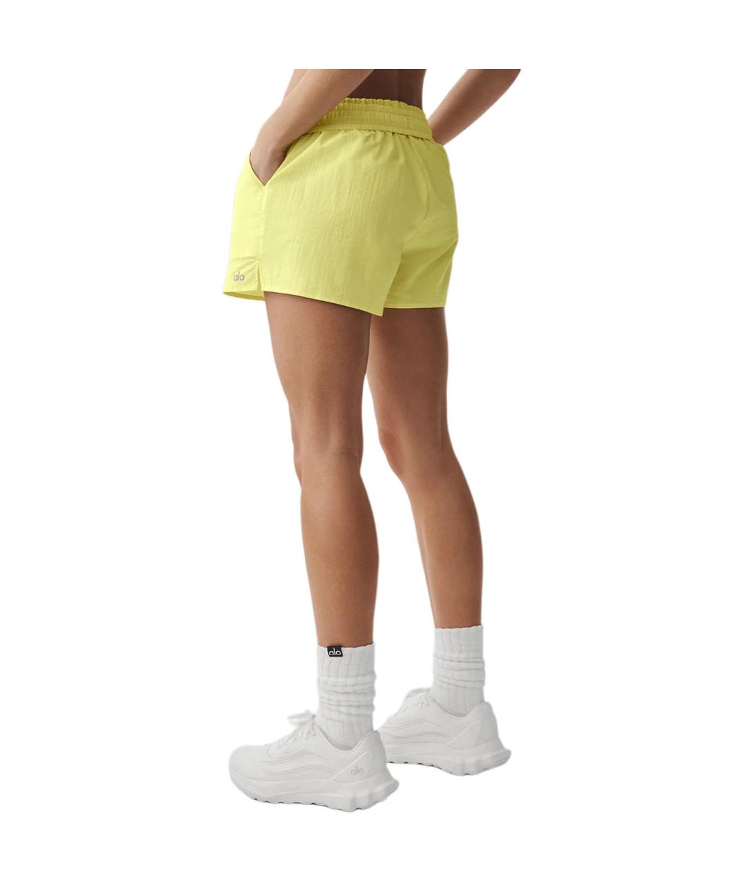 ALO YOGA Желтые спортивные брюки и шорты, фото 2