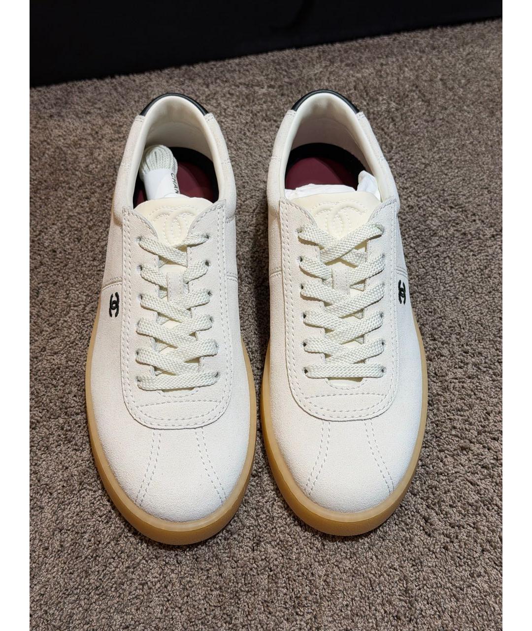 CHANEL Белые замшевые кеды, фото 4