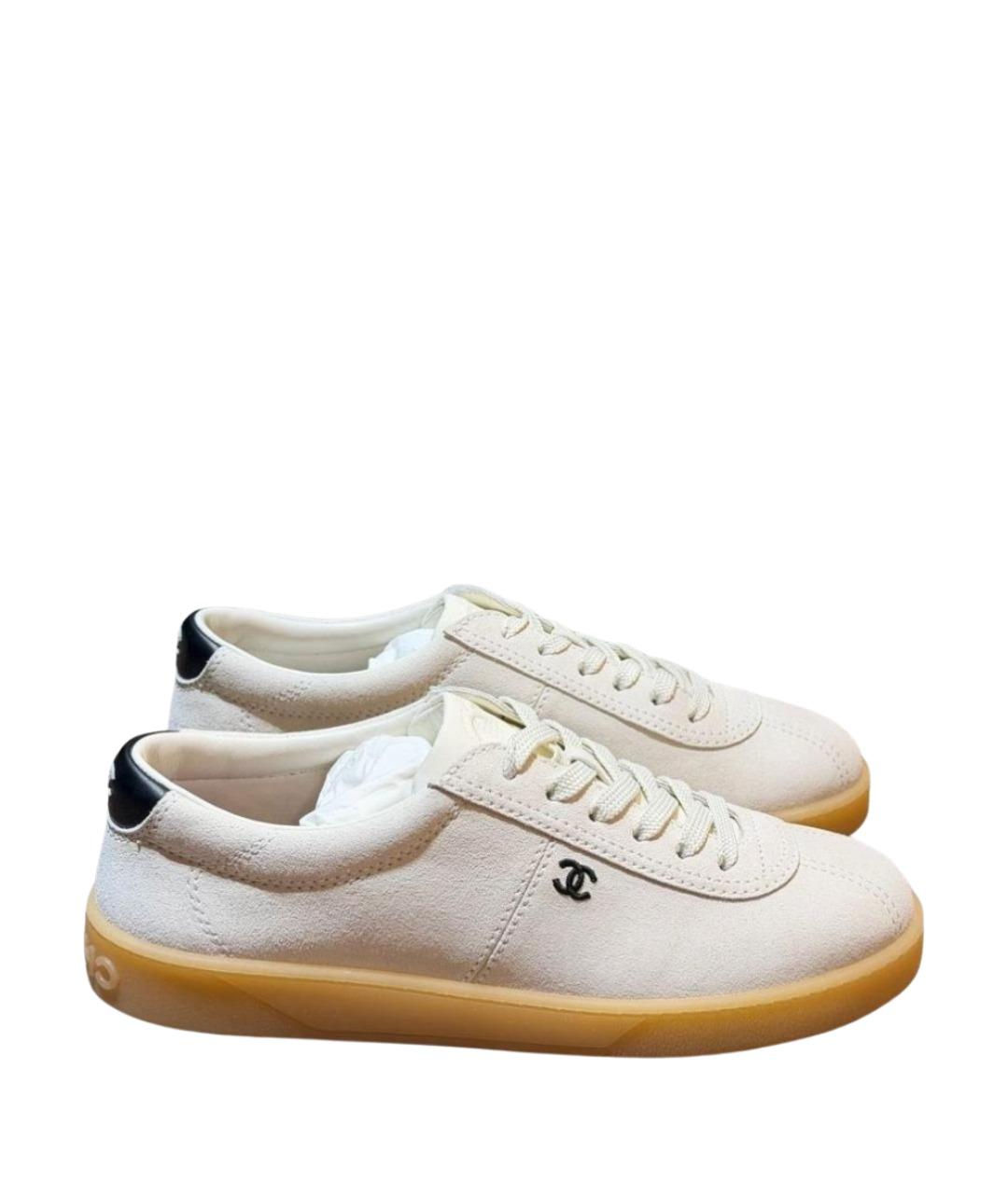 CHANEL Белые замшевые кеды, фото 1