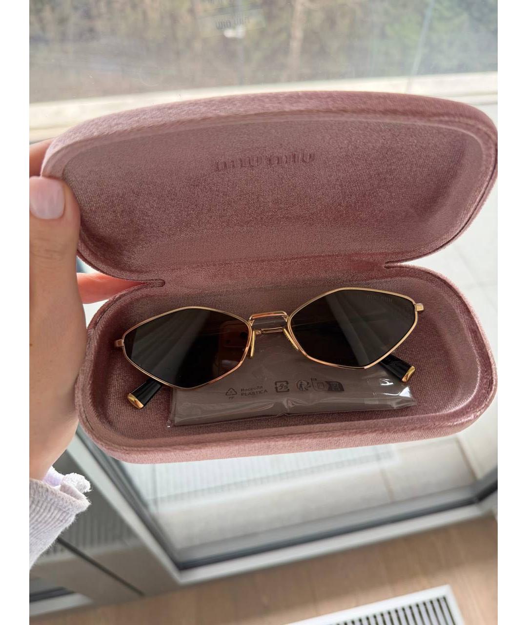 MIU MIU Золотые металлические солнцезащитные очки, фото 3