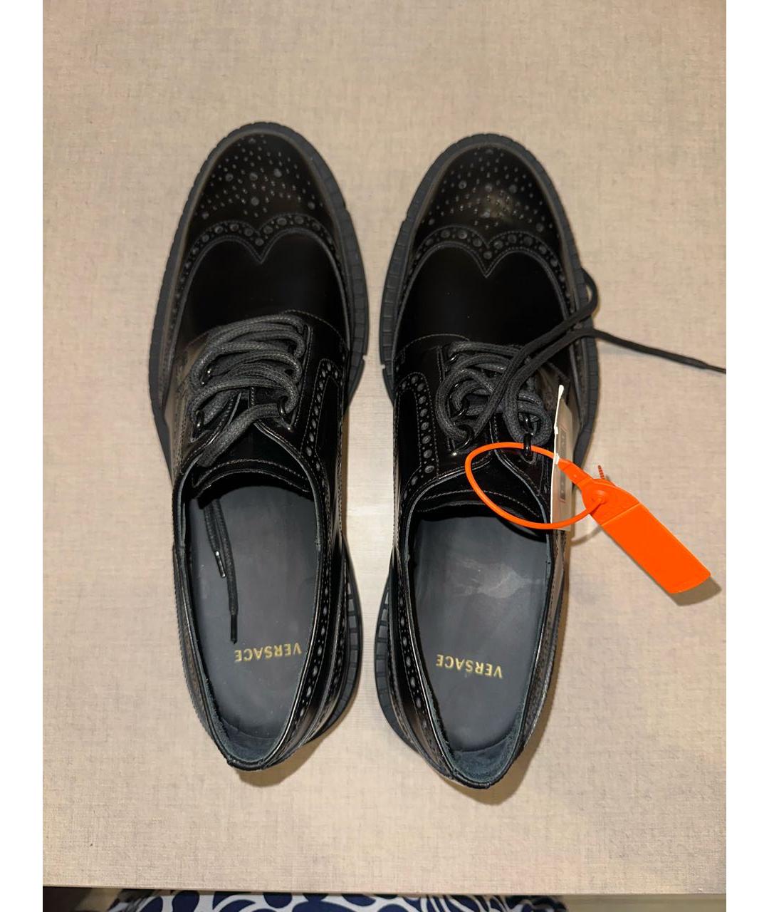 VERSACE Черные туфли из лакированной кожи, фото 3
