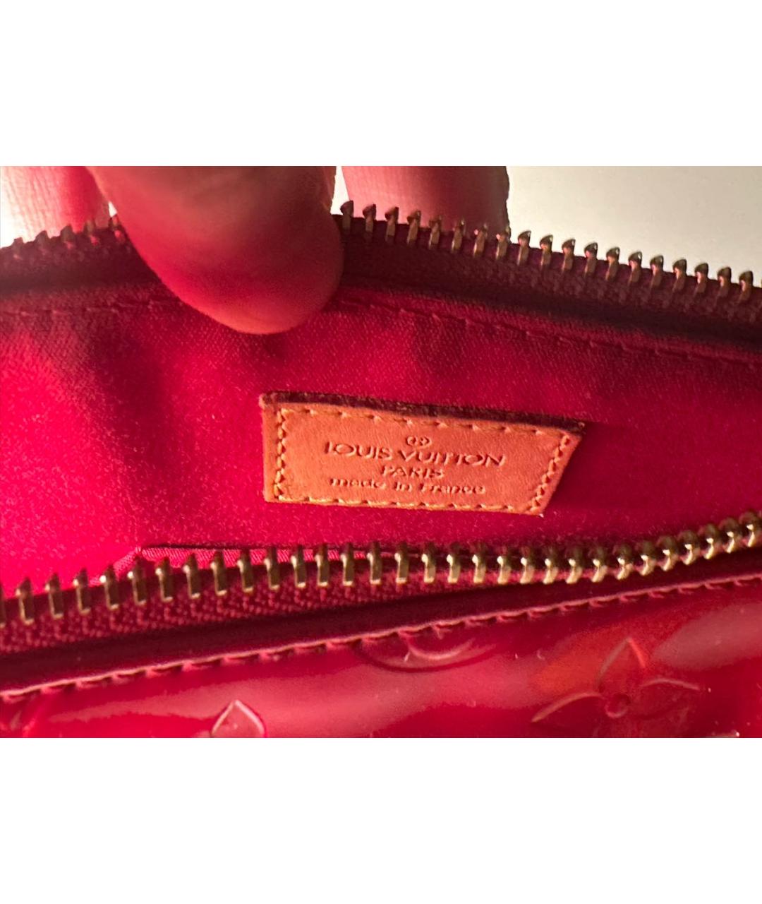 LOUIS VUITTON Красная сумка с короткими ручками из лакированной кожи, фото 6