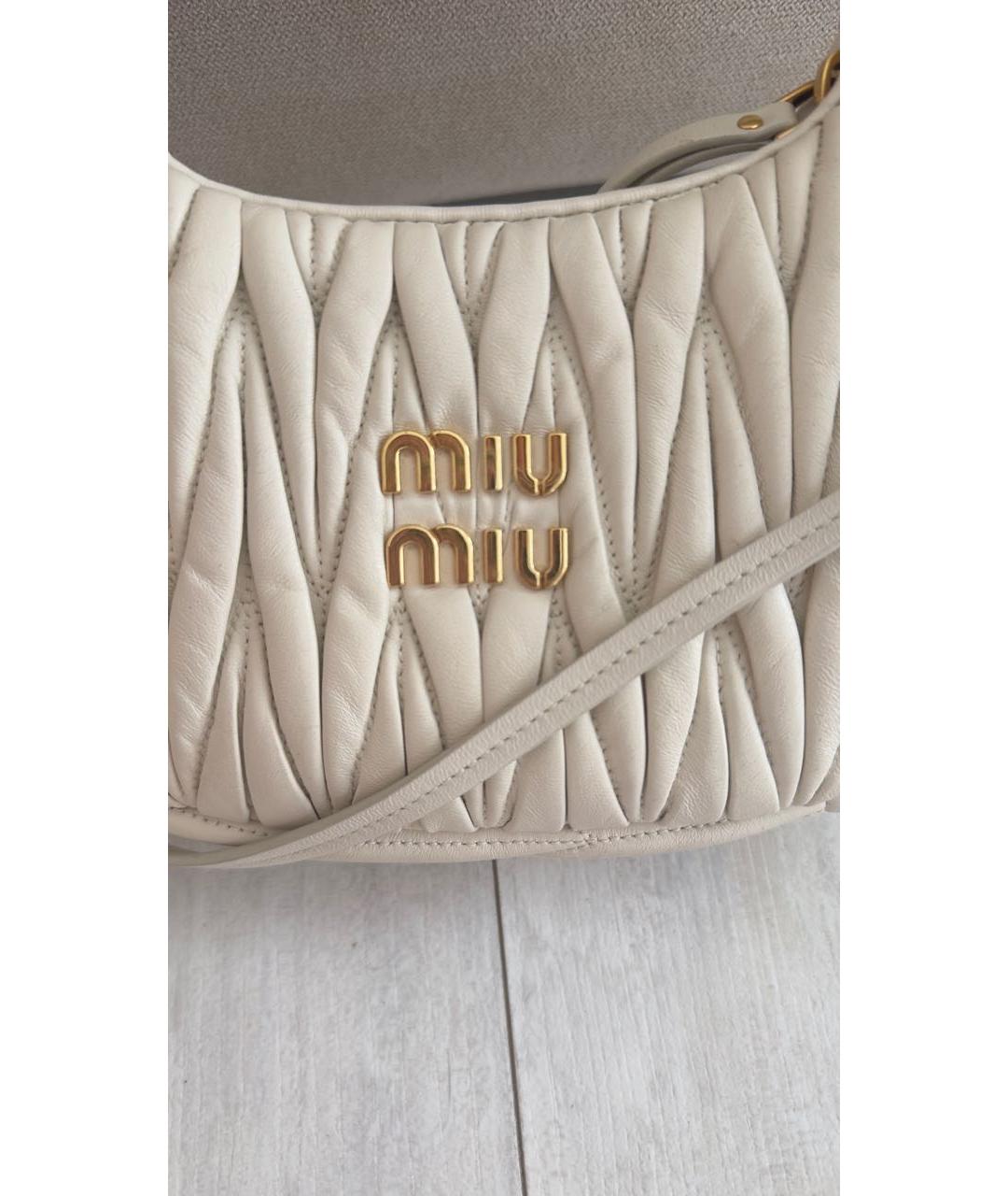 MIU MIU Белая кожаная сумка с короткими ручками, фото 3