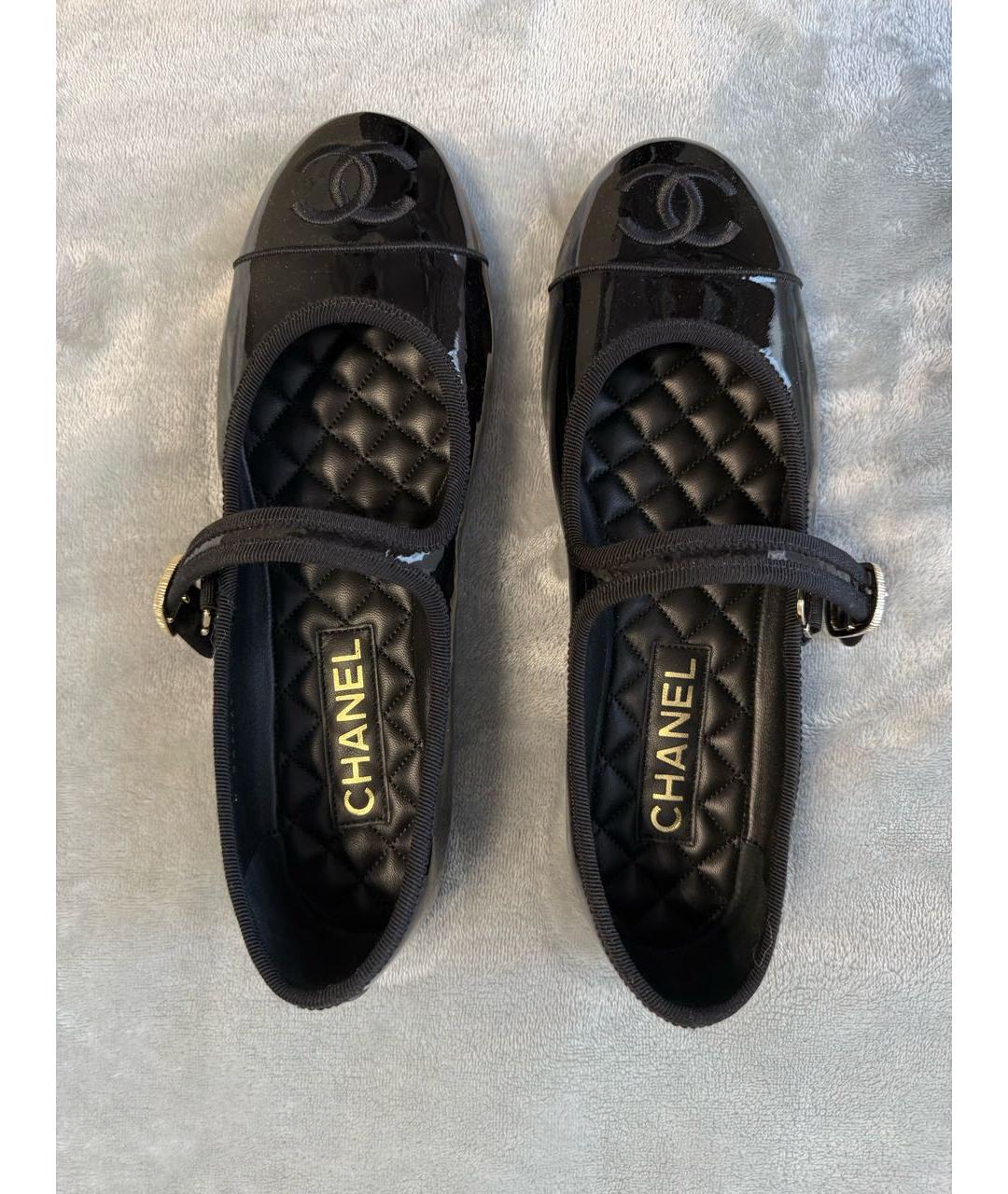 CHANEL Черные балетки из лакированной кожи, фото 3