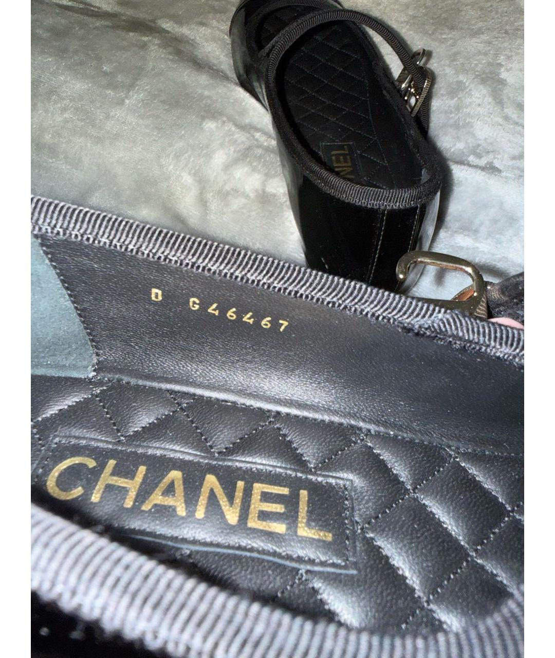 CHANEL Черные балетки из лакированной кожи, фото 5