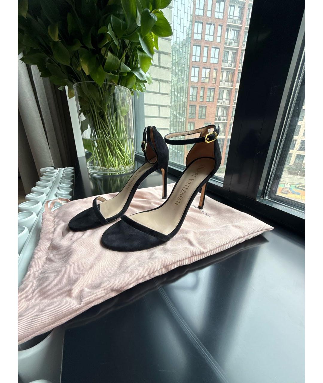 STUART WEITZMAN Черные замшевые босоножки, фото 5