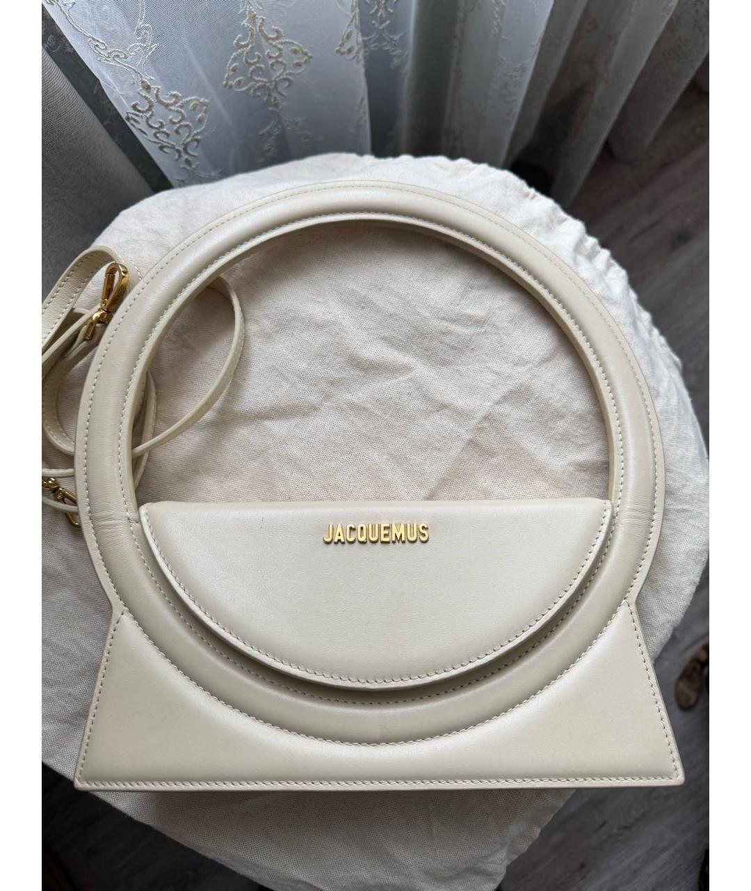 JACQUEMUS Бежевая кожаная сумка с короткими ручками, фото 5