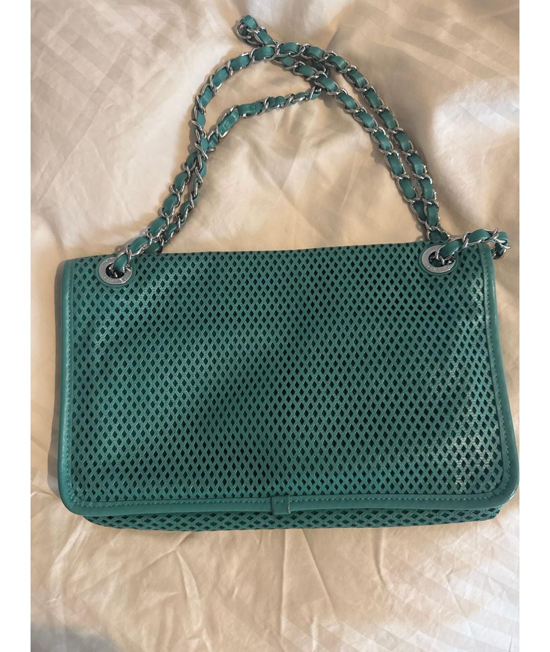CHANEL Зеленая сумка через плечо из лакированной кожи, фото 3