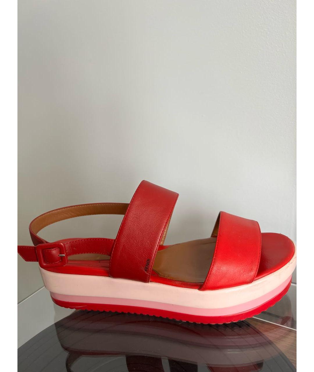 FENDI Красные кожаные сандалии, фото 5