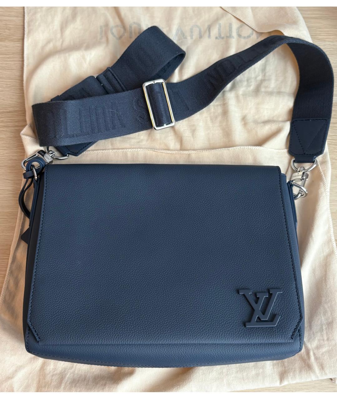 LOUIS VUITTON Темно-синяя кожаная барсетка, фото 7