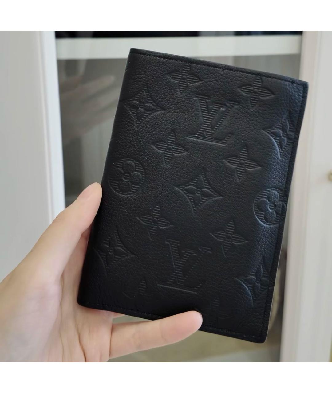 LOUIS VUITTON Черный кожаный кошелек, фото 3