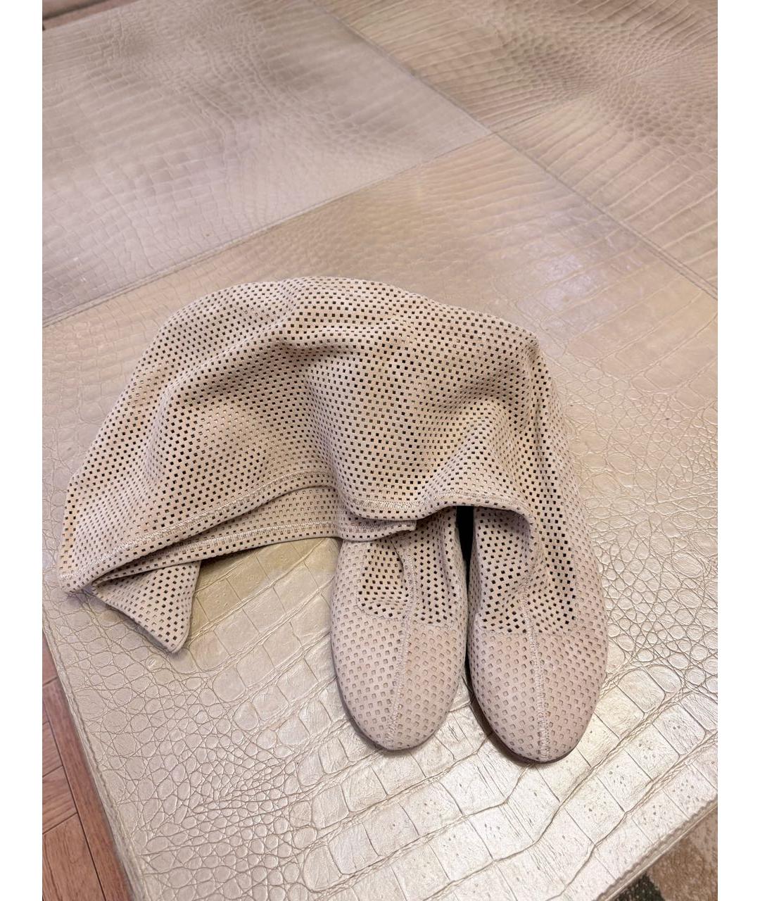 FENDI Бежевые замшевые сапоги, фото 2