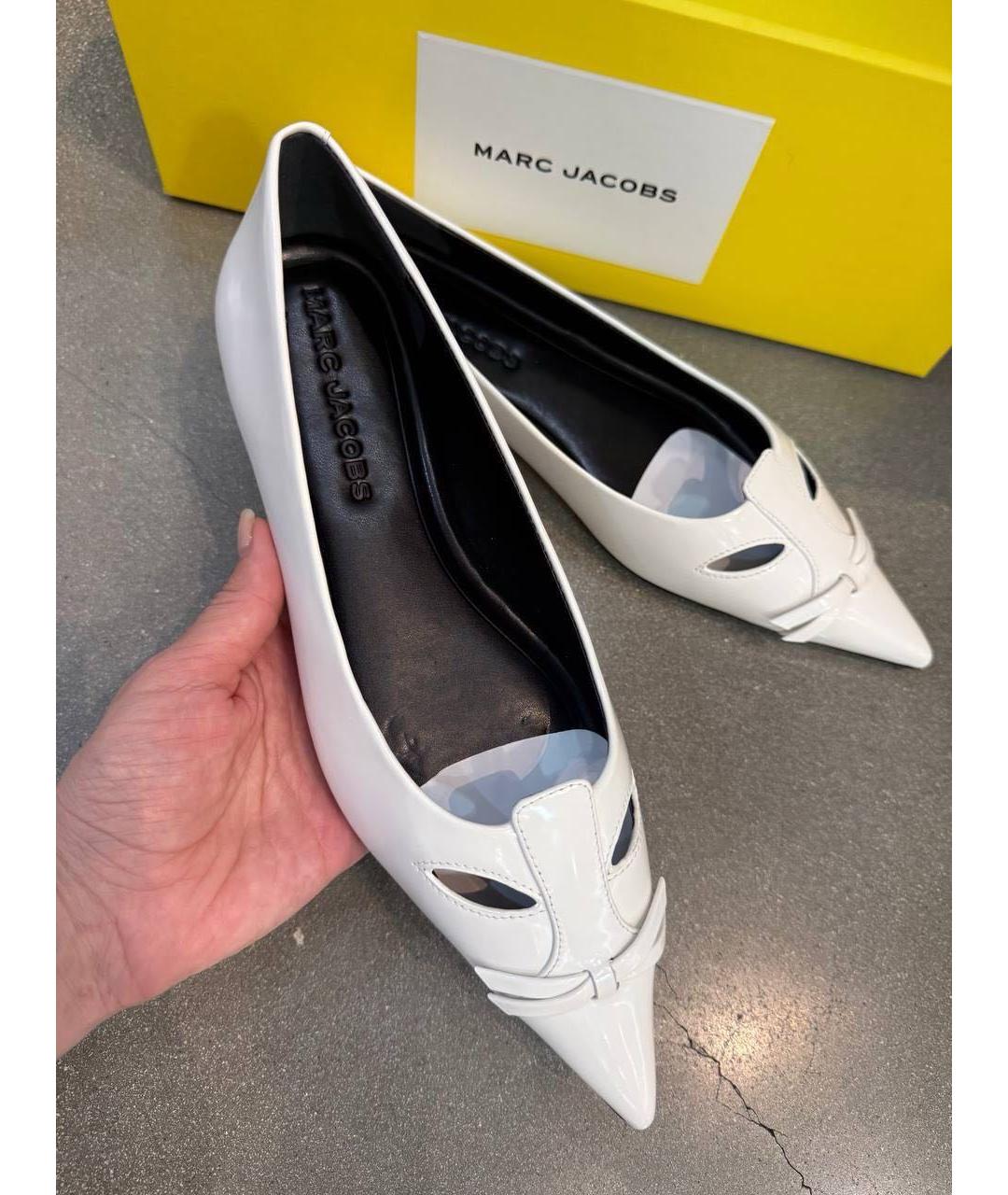 MARC JACOBS Белые балетки из лакированной кожи, фото 7