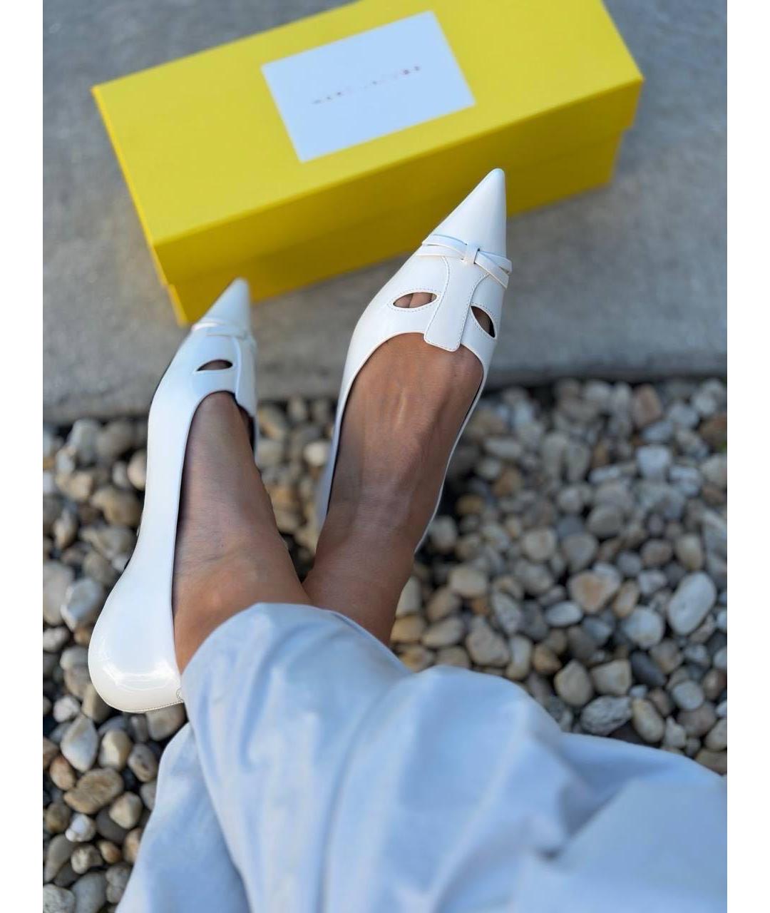 MARC JACOBS Белые балетки из лакированной кожи, фото 5