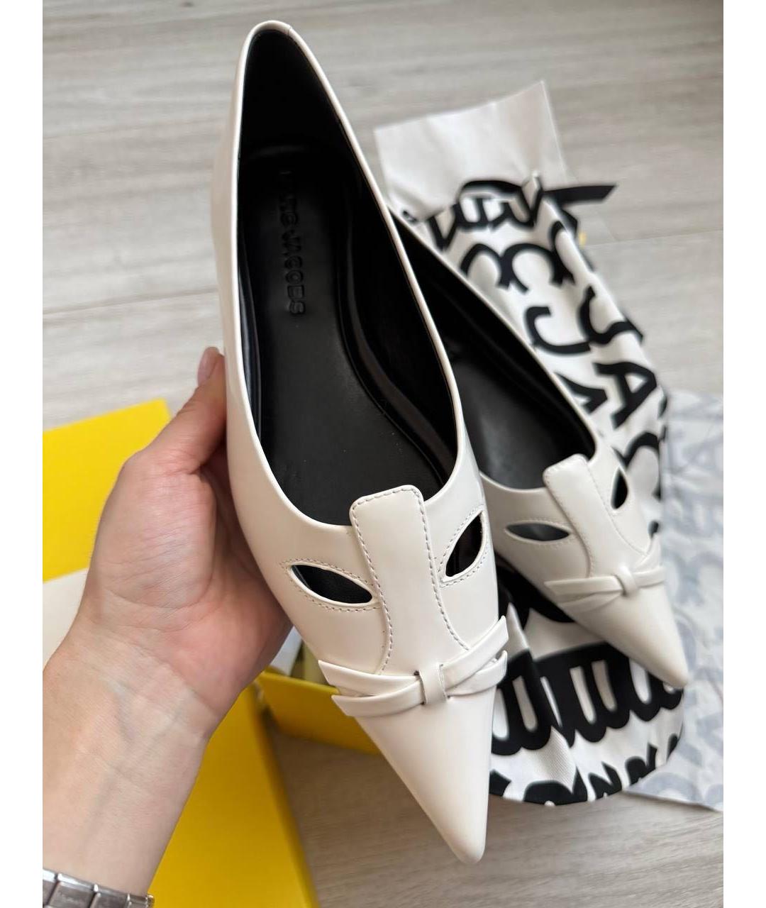 MARC JACOBS Белые балетки из лакированной кожи, фото 3