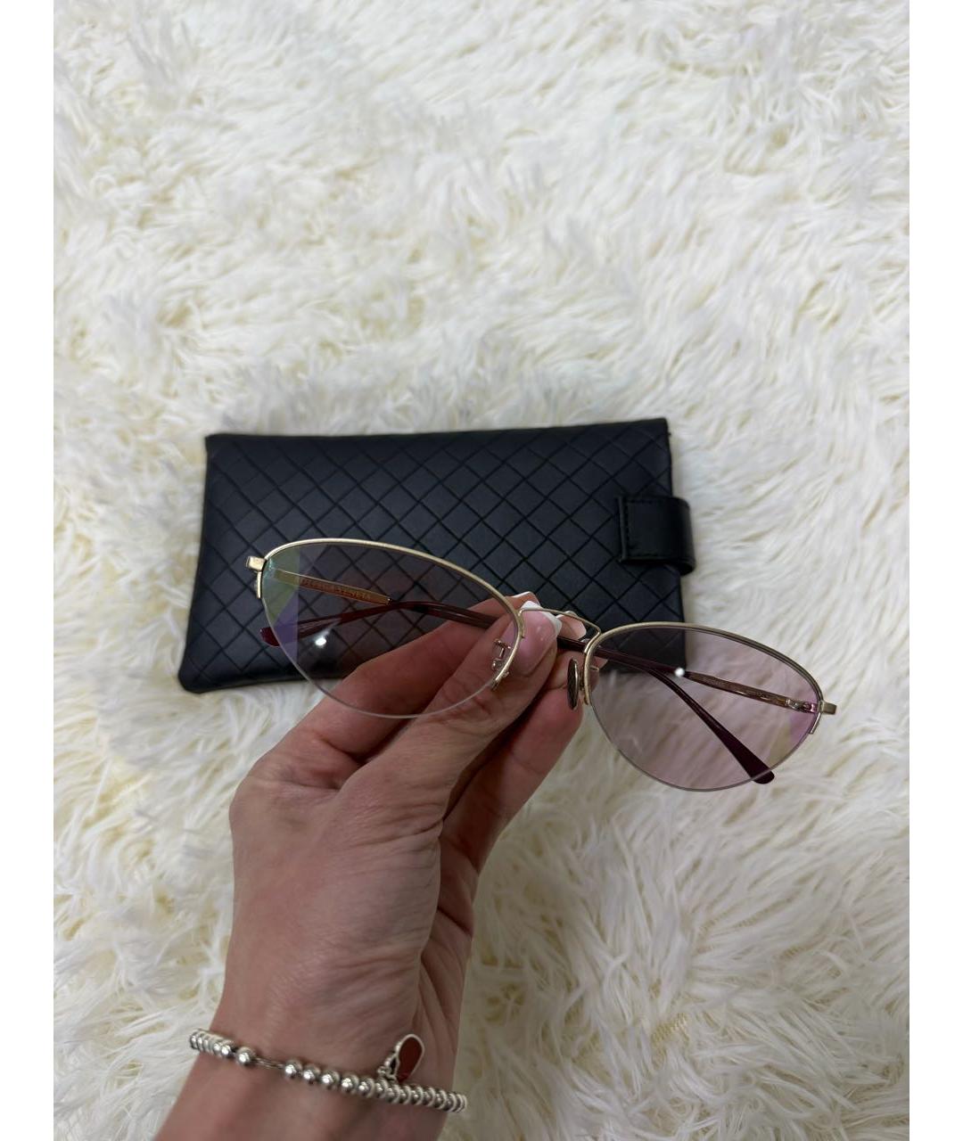 BOTTEGA VENETA Золотые металлические солнцезащитные очки, фото 4
