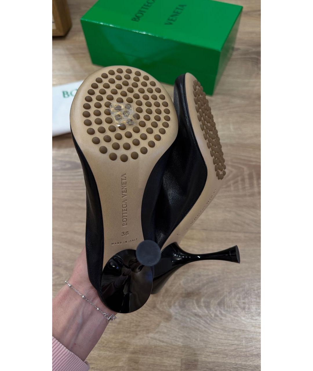 BOTTEGA VENETA Черные кожаные мюли, фото 5