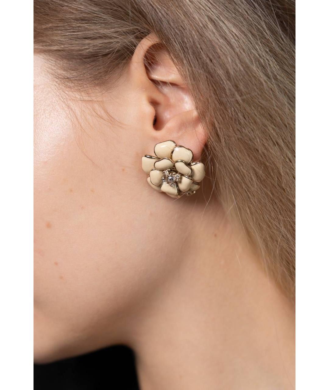 CHANEL Бежевые металлические серьги, фото 7