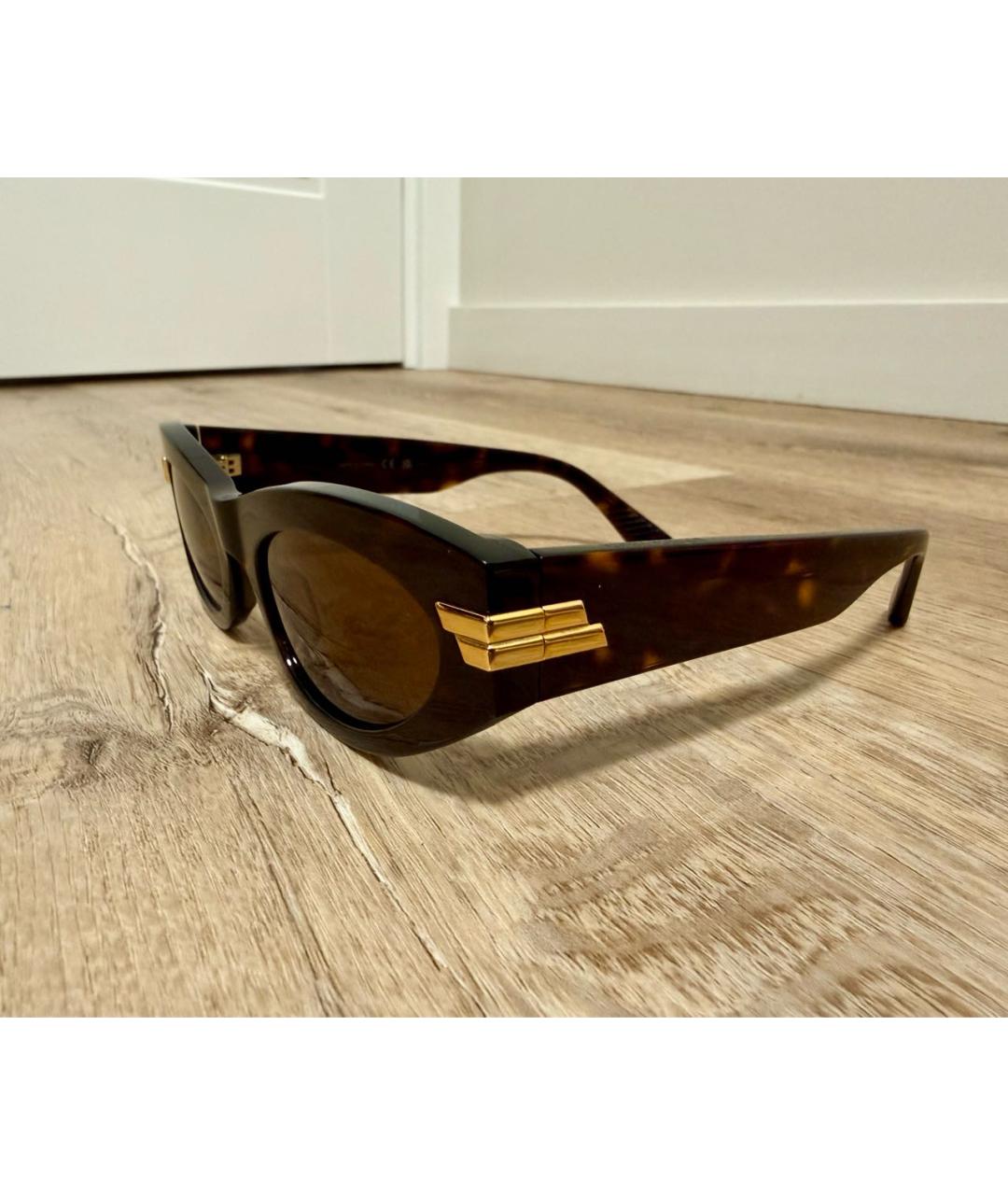 BOTTEGA VENETA Коричневые пластиковые солнцезащитные очки, фото 2