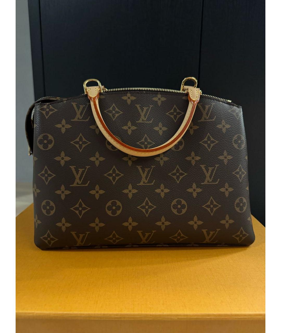 LOUIS VUITTON Коричневая сумка с короткими ручками, фото 3