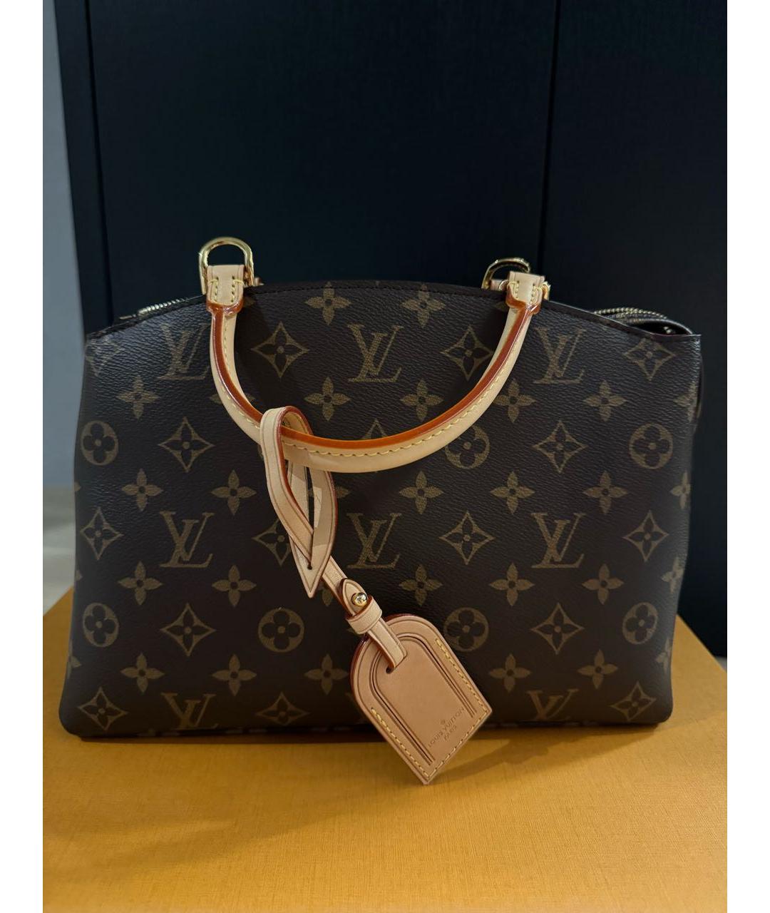 LOUIS VUITTON Коричневая сумка с короткими ручками, фото 9