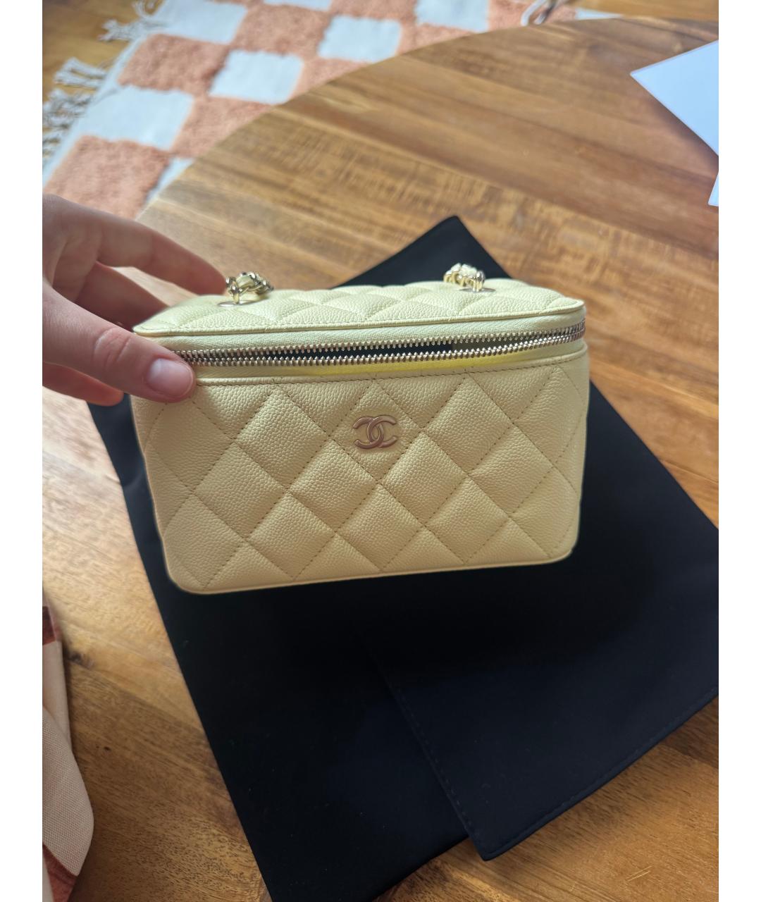 CHANEL Желтая кожаная сумка через плечо, фото 2