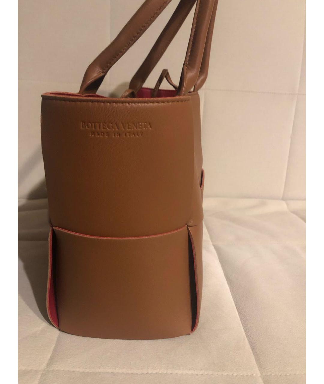 BOTTEGA VENETA Коричневая кожаная сумка тоут, фото 3