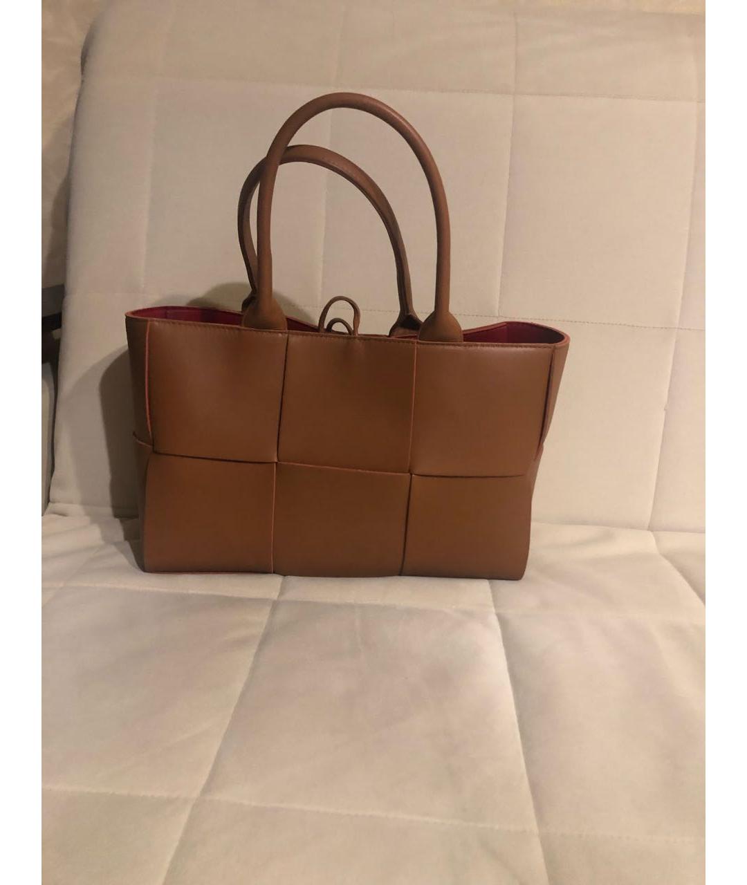 BOTTEGA VENETA Коричневая кожаная сумка тоут, фото 9