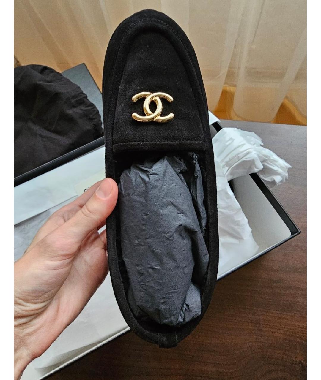 CHANEL Черные замшевые лоферы, фото 4