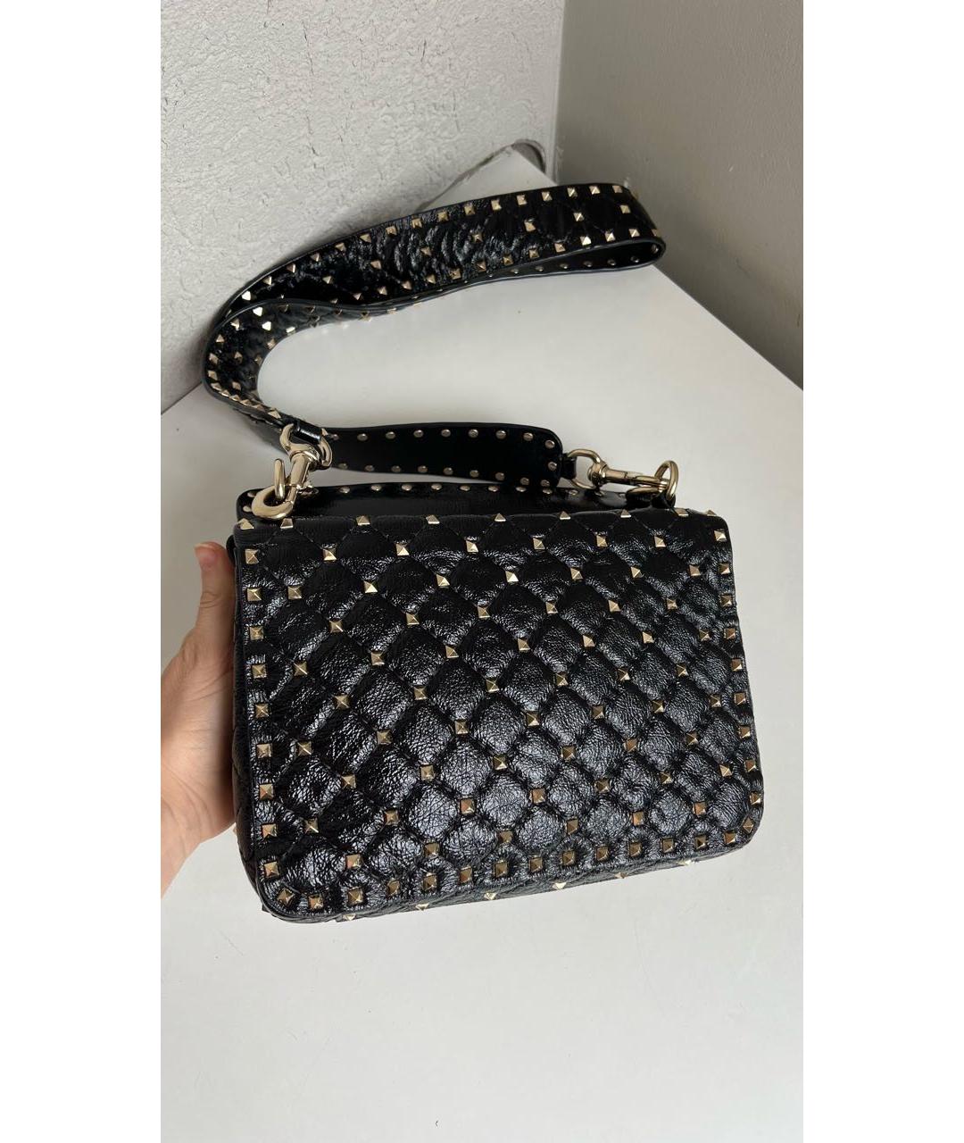 VALENTINO Черная сумка с короткими ручками из лакированной кожи, фото 6