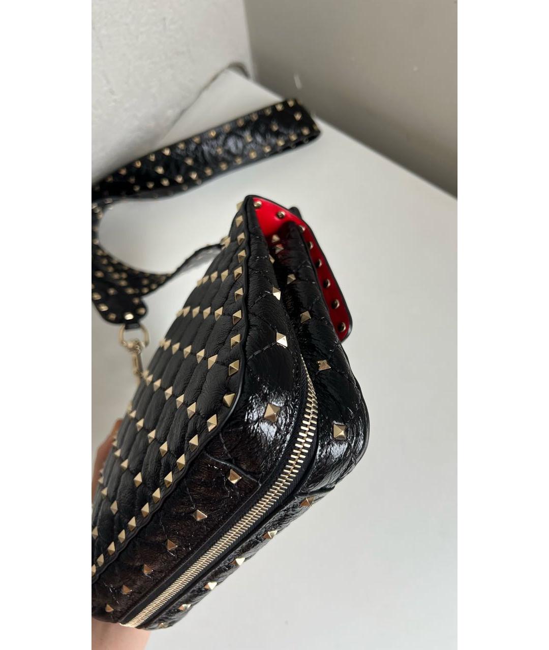 VALENTINO Черная сумка с короткими ручками из лакированной кожи, фото 5
