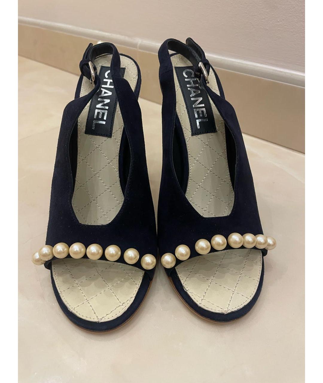 CHANEL Темно-синие замшевые босоножки, фото 2