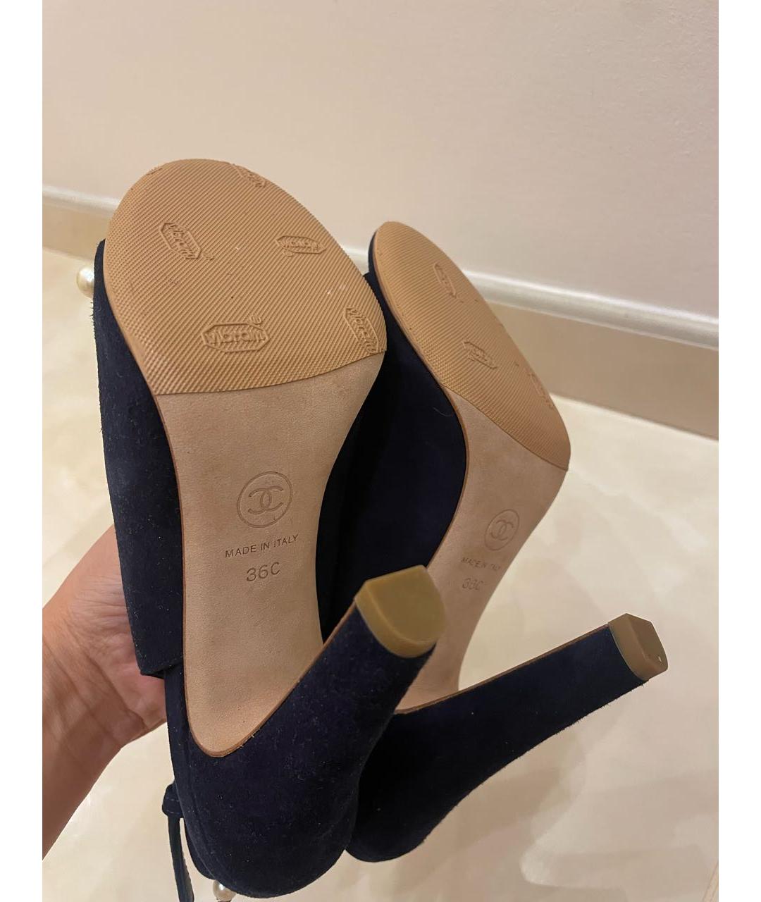 CHANEL Темно-синие замшевые босоножки, фото 4